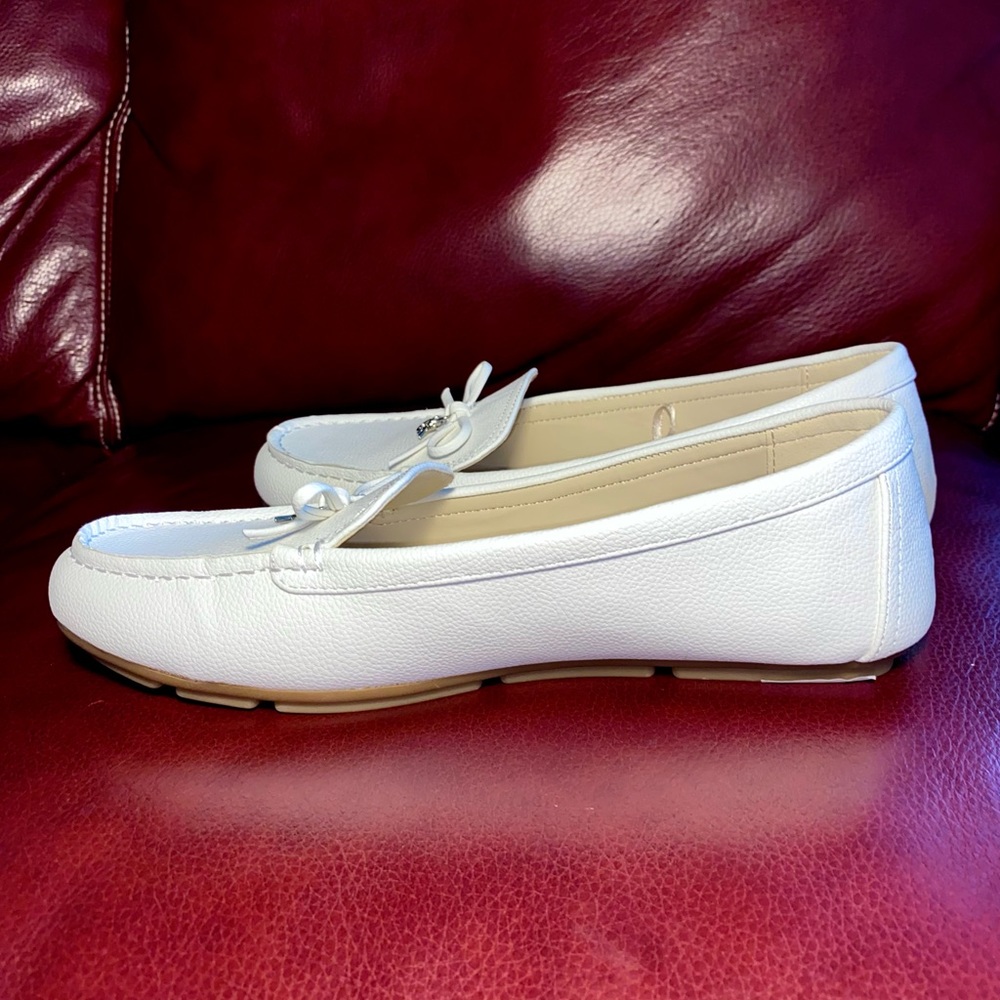 Calvin Klein Loafers Flat White with Bow Knot Charm Driving Moccasins - Picture 8 of 16